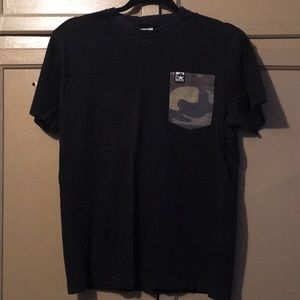Black tee with camouflage pocket